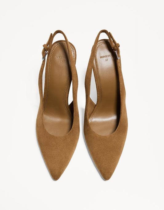 Zapato tacón destalonado